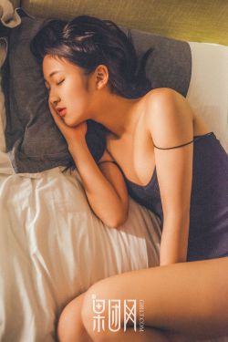 美女的胸没遮拦图片